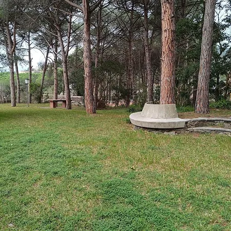 Сasa de vacaciones House With A Large Garden And A Pool
