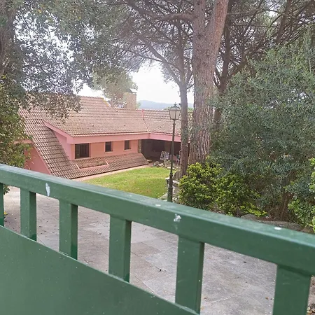 House With A Large Garden And A Pool Tatil Evi